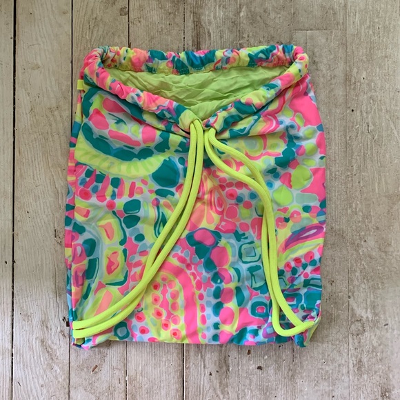 Lilly Pulitzer Handbags - LILLY PULITZER drawstring backpack